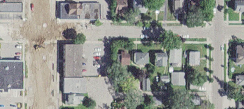 Freestanding Building with Large Parking