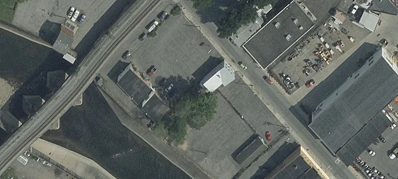 Retail Building with Fenced Lot