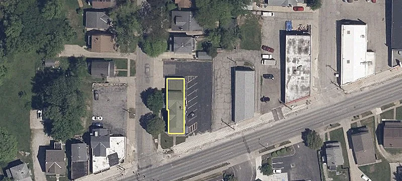 Mixed-Use Property with Apartment