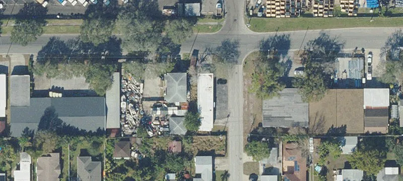 Former Body Shop on Corner