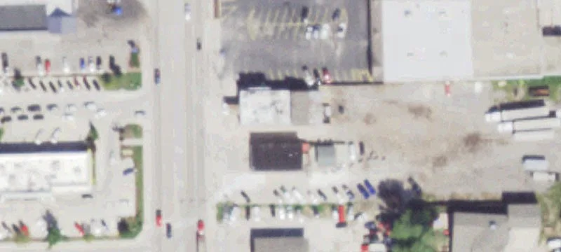 Versatile Building on Large Lot