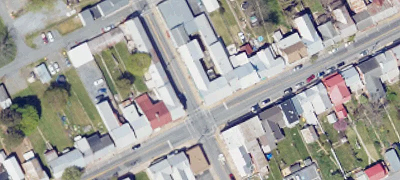 Mixed-Use Building with Renovation Potential
