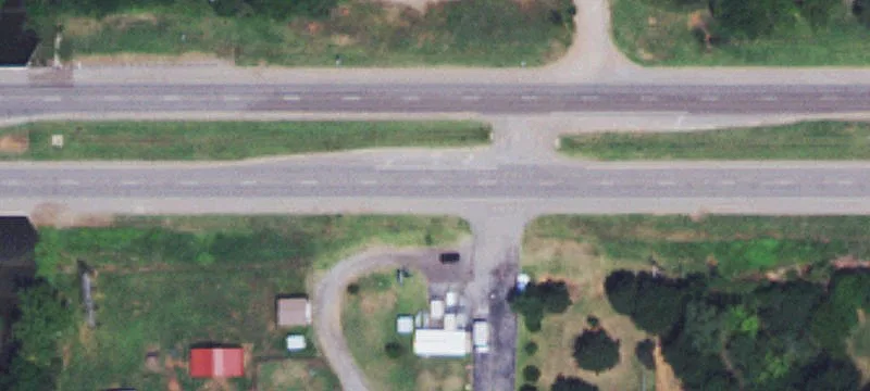 Commercial Building on Large Lot