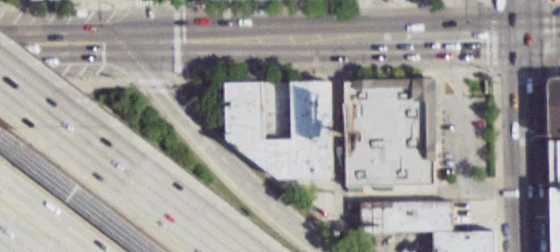 High Visibility Storefront Near Blue Line