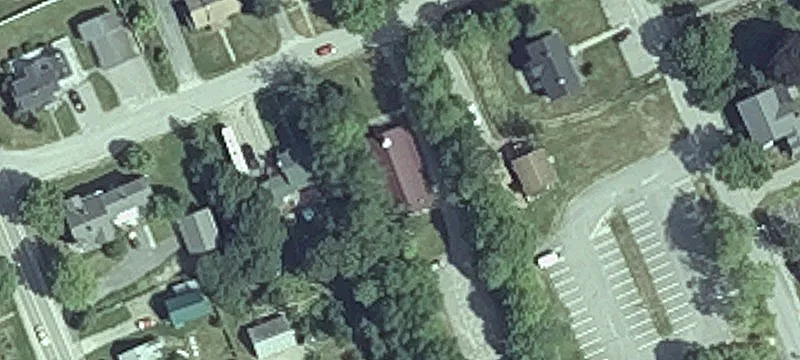 Versatile Commercial Building on Large Lot