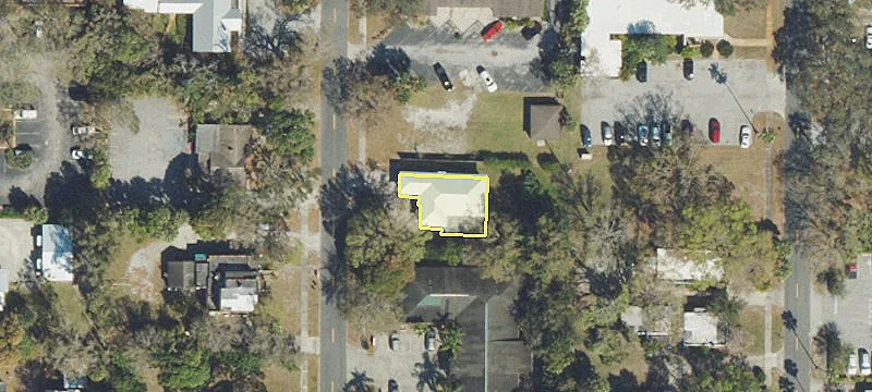 Versatile Mixed-Use Property in Vero