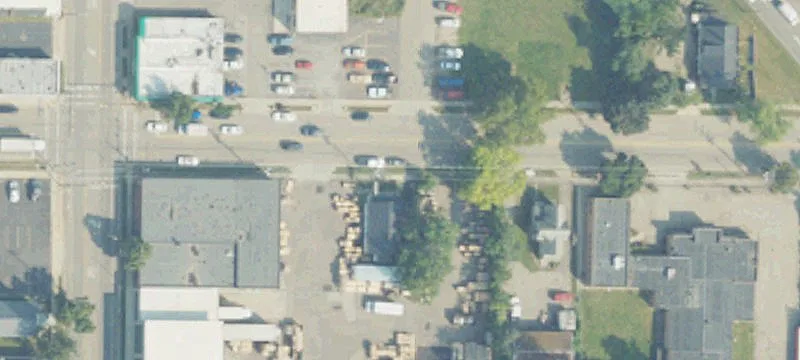Versatile Commercial/Industrial Property on Crosstown