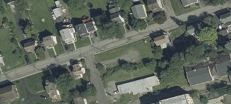 Freestanding Building with Open Space