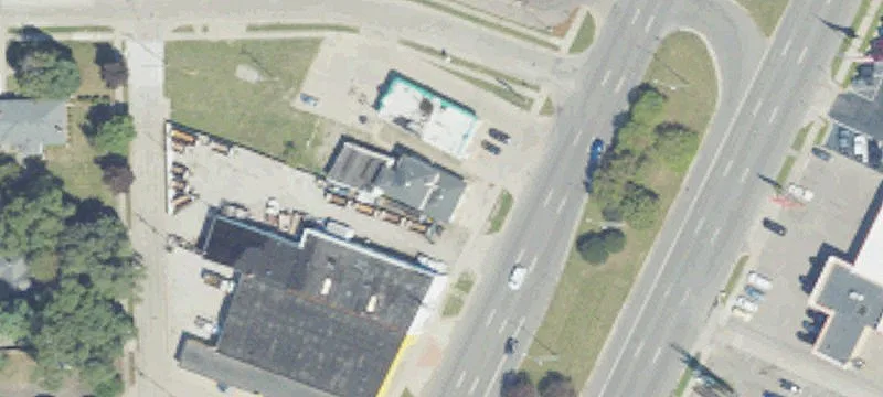 Gratiot Avenue Commercial Property