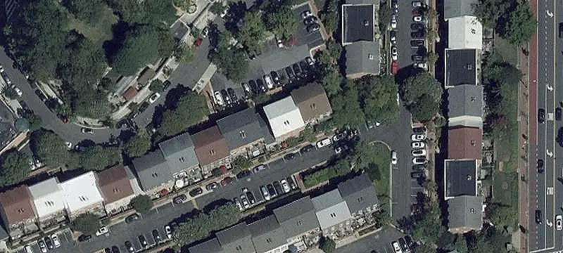 Prime Retail Space in Dupont