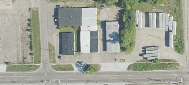 Commercial Building in Flint Township