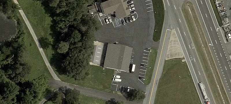 Freestanding Commercial Building on Bay