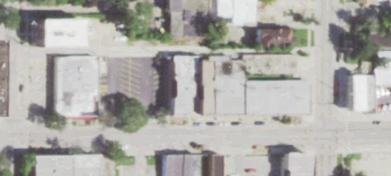 Mixed-Use Building with Renovation Potential