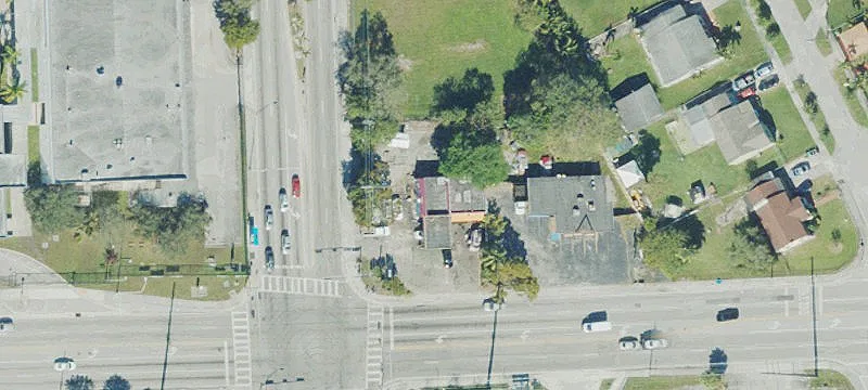 High-Traffic Miami Commercial Building