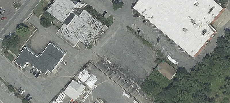 Storage Building Near Food Lion
