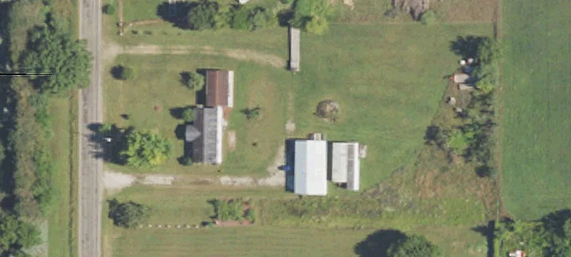 Versatile Commercial Space on Acreage
