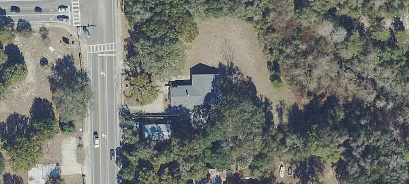 Versatile Building on Acreage
