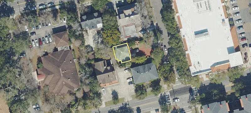 Colonial Cottage in 5 Points
