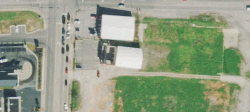 Commercial Building in High Traffic Area
