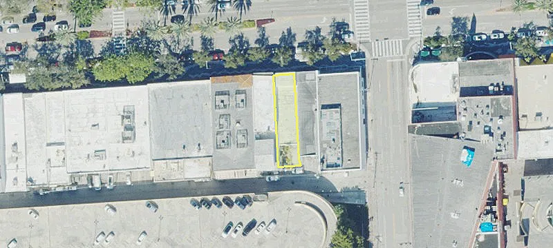 Retail Space on Miracle Mile