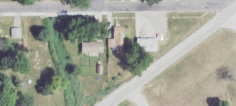 Versatile Commercial/Residential Building For Sale