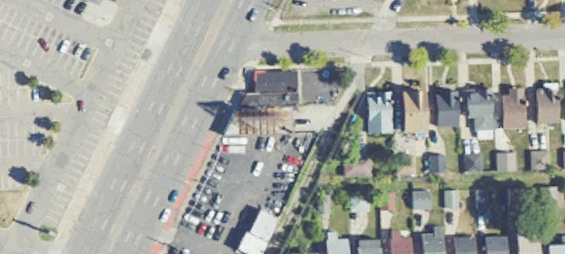 Retail Building in High-Demand Area