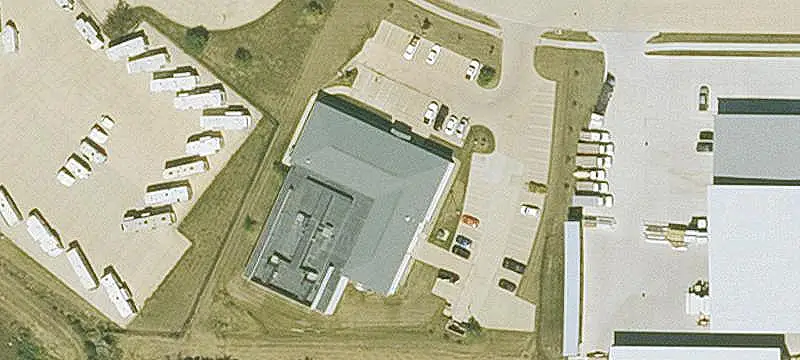 Hiawatha Warehouse/Flex Space For Lease