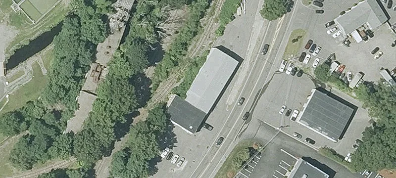 Industrial/Automotive Building For Sale