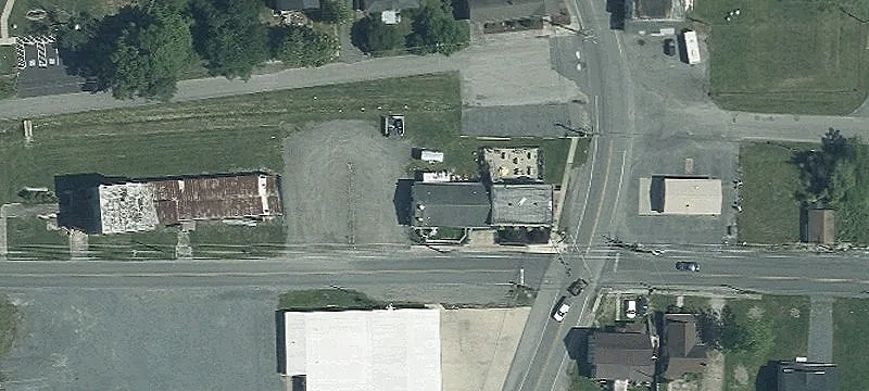 Restaurant and Bar Building For Sale