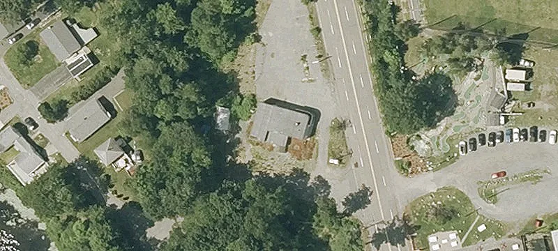 Auto Garage/Warehouse on Large Lot