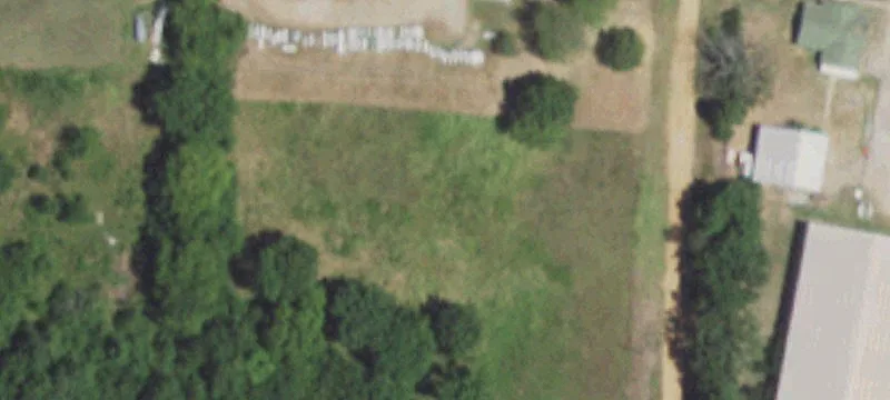 Paris Commercial Property on FM 79