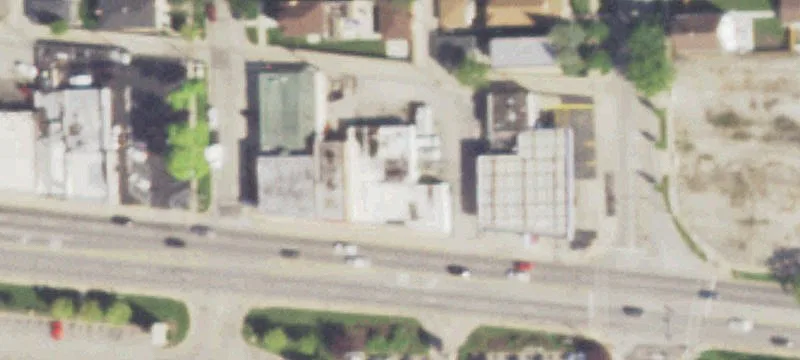 Commercial Building with Rear Parking