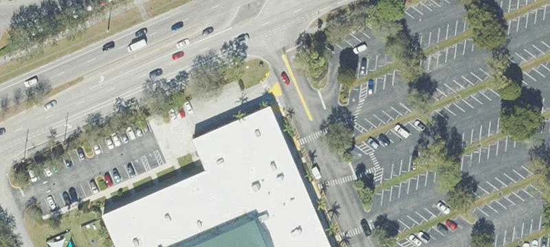 Commercial Unit in High-Traffic Area