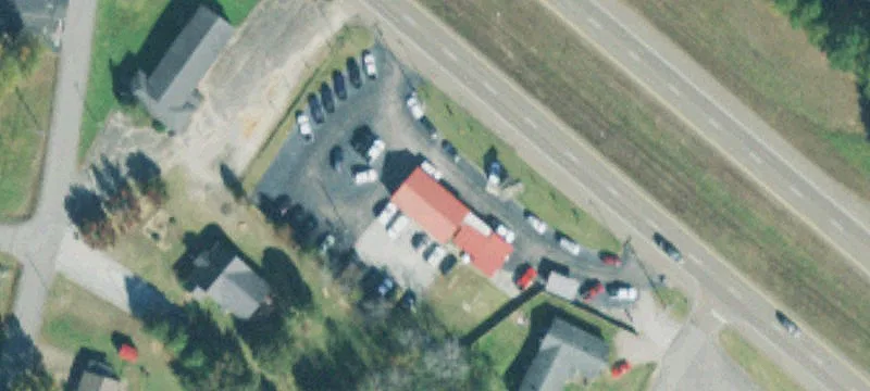 Versatile Commercial Building on Highway