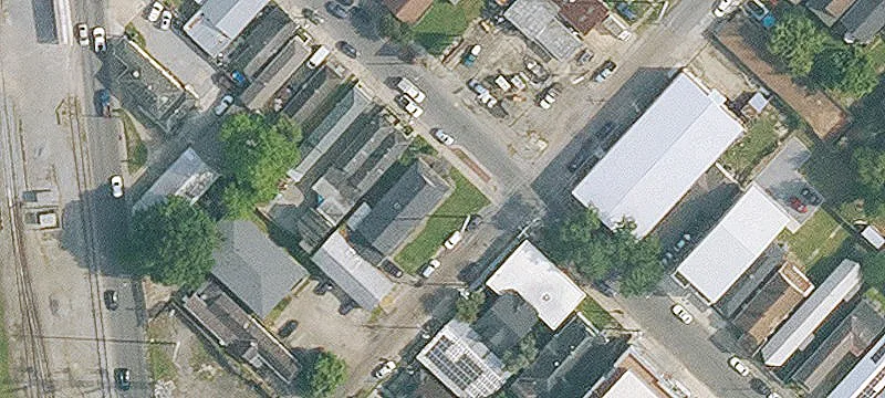 Mixed-Use Property on Oak Street