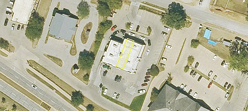 Retail Space with High Visibility