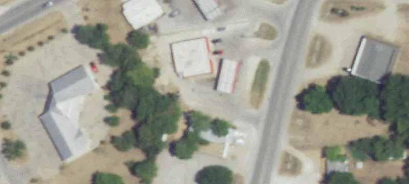 Commercial Building in Growing Area