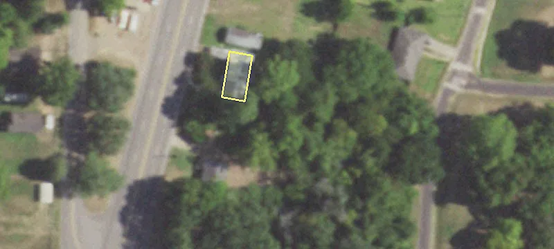 Commercial Property Near Downtown Mineola