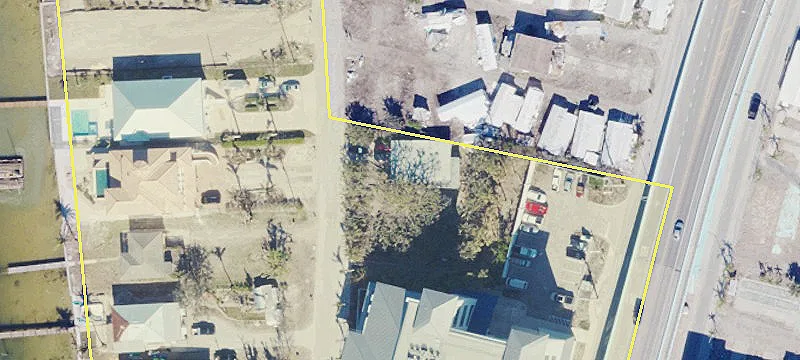 Commercial Parcel Near Sandy Beaches