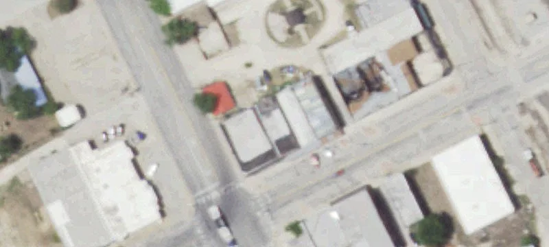 Versatile Commercial Building in Lometa