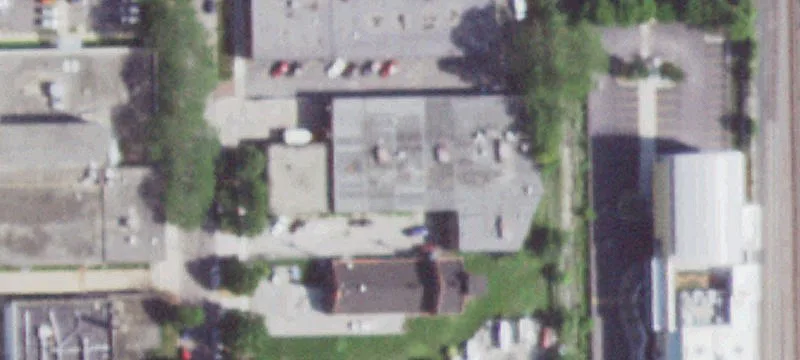 Ravenswood Area Commercial Warehouse