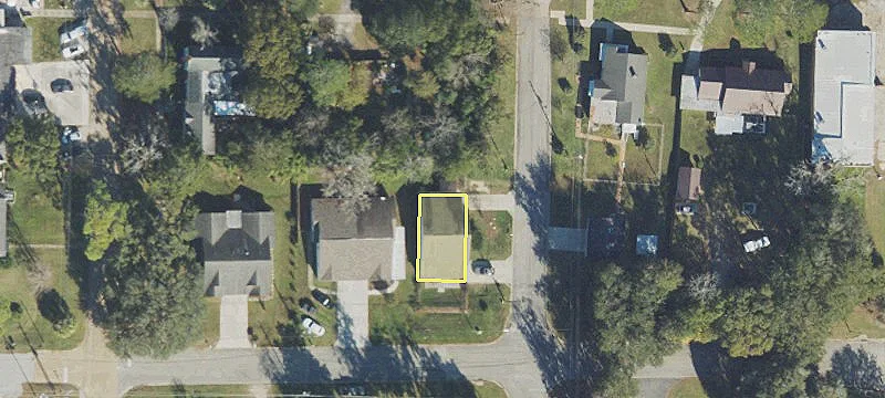 Commercial Lot in Prime Location