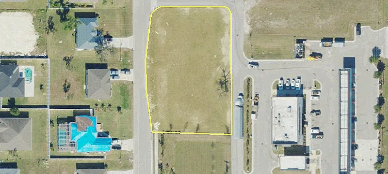 Commercial Land in Cape Coral