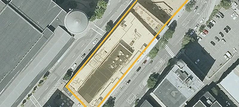 Flat Lot in Private Neighborhood