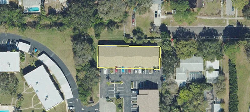 Updated First-Floor Unit Near Park