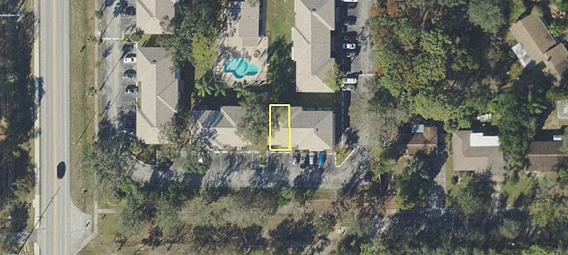 Spacious Townhouse Near USF Entrance