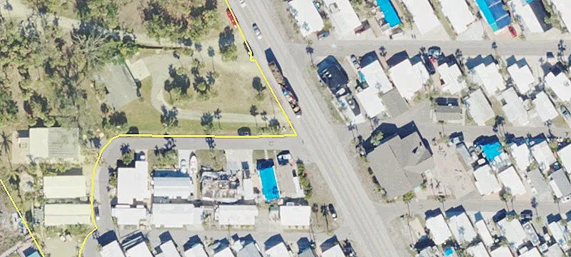 Furnished Townhome Near Englewood Beach