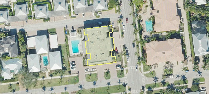 Naples Condo Near Beach