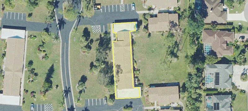 Updated Unit in Tropical Surroundings