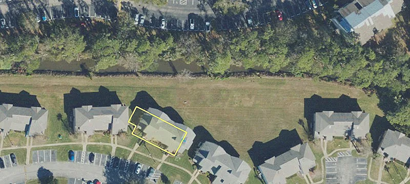 Updated Condo in Sandpiper Lakes